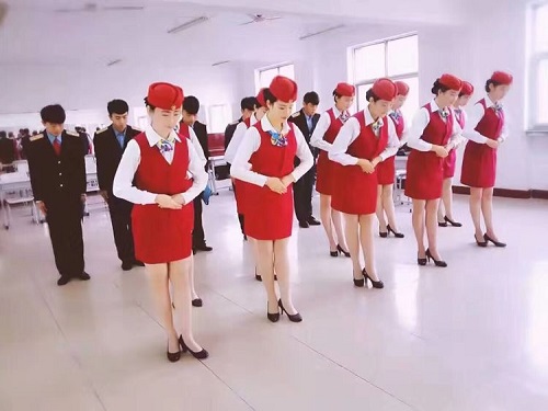 女生報石家莊東華鐵路學校學什么好？