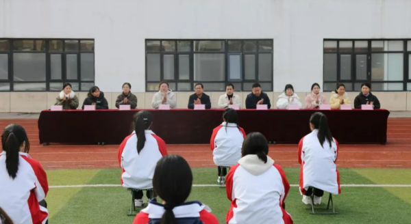 石家莊東華鐵路學(xué)?？瓦\服務(wù)禮儀技能大賽