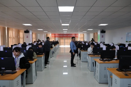 石家莊冀聯(lián)醫(yī)學中專學?？诒趺礃?></a>
    </dd>
    <dt class=